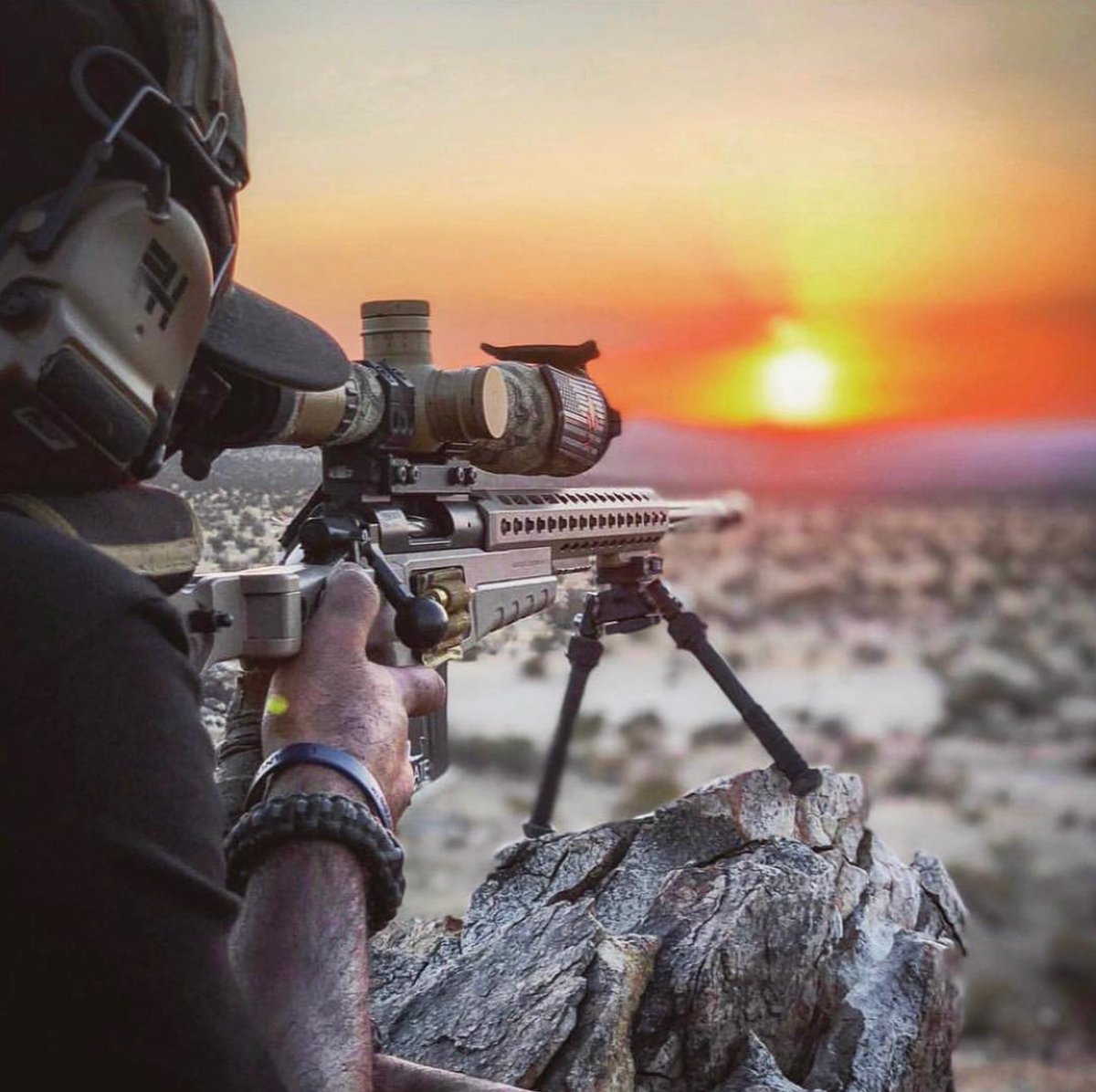 btindllc's tweet photo. Sunset & sending it. #WeAreSupport #AtlasBipod #Repost #IG @sandmangoespewpew PC 📸 @vitamindeeez My safe place consists of 1200 yds of open desert in between me & 2 MOA target #aimright ? Check out #maxordinate today for upcoming courses & range days to help sharpen your skills https://t.co/vzA0GWV78P