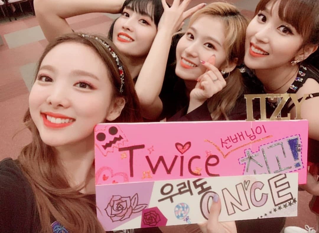 ジョンモモ ペン Twice Twicelo Twitter ジョンモモ ペン Twice Twicelo Twitter