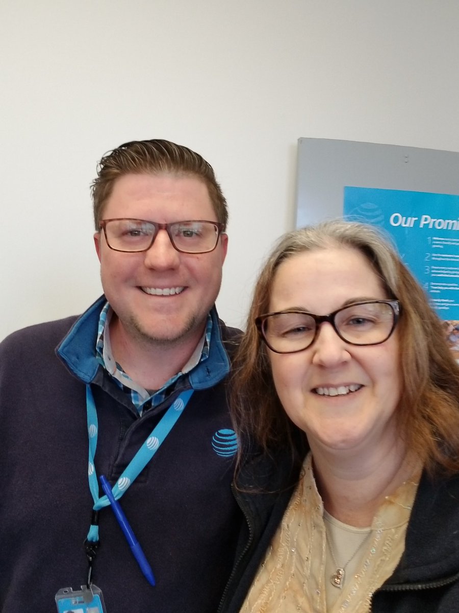 MichelleCorrad5's tweet photo. Chase showing me some love,  think he wants HustleGang to WIN this!! #IHXMondayFunday https://t.co/LdMUlTLrFF
