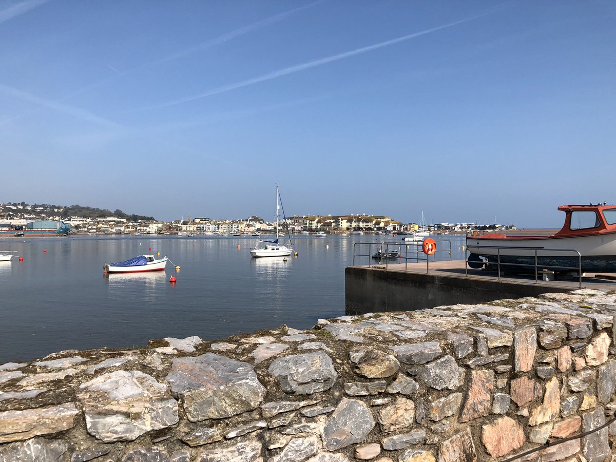 It is an absolute pleasure showing the stunning coast of south Devon to NDR.de. Long may the sunshine last! Thank you to @Burgh_Island, @powderhamcastle and the Earl of Devon for some fantastic coverage so far. Next stop: a cream tea in Shaldon.