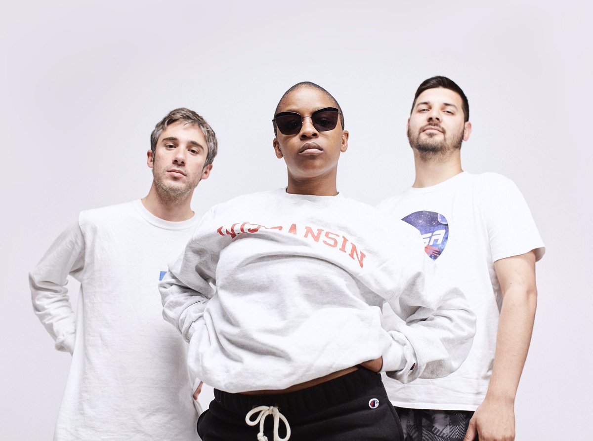 ohjoewalker's tweet photo. How is Little Simz - GREY Area sounding #OneMonthOn?

Discussing with @JulieAdenuga and @w1lko in a few minutes on @Beats1 

📲 https://t.co/Mo9gs18jW1 https://t.co/kVSww5mpKP