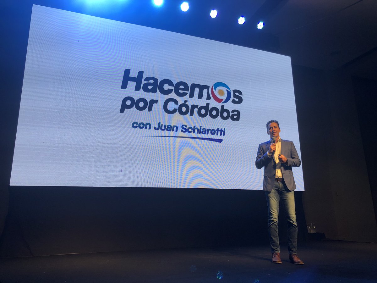 ManuelCalvoCba's tweet photo. Es muy emocionante para mí hablar frente a compañeros y amigos como candidato a Vicegobernador. Me llena de responsabilidad que @JSchiaretti,con tanta generosidad, me haya elegido como su compañero de fórmula. Voy a dar todo de mí para estar a la altura #HacemosPorCórdoba https://t.co/vCSD9sPlYr