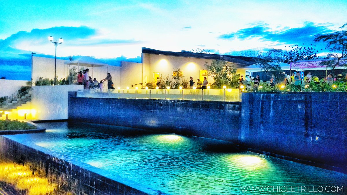 chixandtell's tweet photo. Sarangani Highlands officially opens their Plaza Kapunawan today featuring two infinity pools overlooking the breathtaking view of Sarangani Bay. Entrance fee is P150 and is free to children below 6 years old. #WheninGensan https://t.co/EMCCHOLJfh