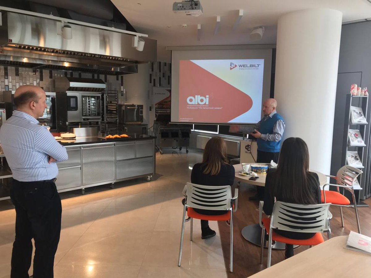 WelbiltEurope's tweet image. #Webilt Russia presented a range of #beverage and high speed #cooking solutions to a National Gas Station chain in Russia.
The team demonstrated the success of combining the #Merrychef e2s, @convotherm mini and the #ALBI4 #MultiplexBeverage dispenser.
#InspiredBySimplicty