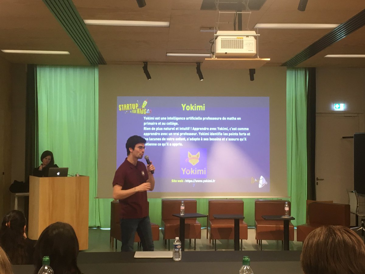 StartupForKids's tweet photo. Pitch en cours de startups devant les référants numériques de l’Essonne 😀 #S4KParisSaclay https://t.co/giFOcvQARh
