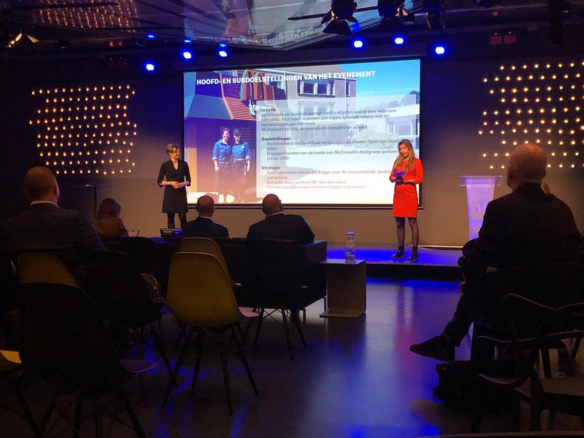nextliveDCP's tweet photo. #LiveMomente bei der #GoudenGiraffe: der Pitch "McDonald's for you" von Daniëlle Brons von
 #brandXtension hat riesiges #Potenzial um die begehrte
#Trophäe einzuheimsen... https://t.co/79n2mv6miD