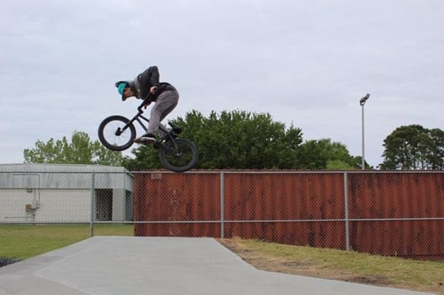 drop in bmx and skate
