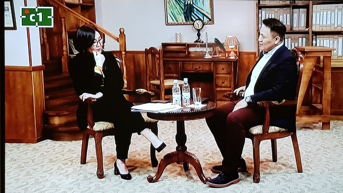 Шүүрт: 2015 онд ТТ-г ашиггүй гээд Шинхуа,  Энержид өгөх гэж бсан. Гэтэл одоо ЭТТ ашигтай ажиллаж бна 
Номт: Би ганц юм хэлэе. Хувийн хэвшил авсан бол өнөөдрийнхөөс дор хаяж 2 дахин их ашигтай ажилуулах бсан 
Шүүрт: За болъё, болъё