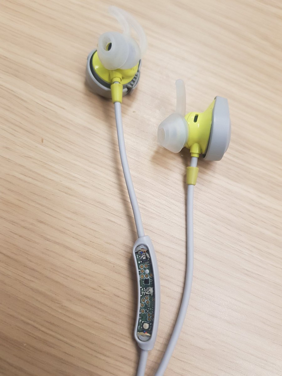 ashleyjtech's tweet photo. Has anyone with @Bose #SoundSport earphones found theres have fallen apart too? Mine and @brandonwilkins are in bits, no working buttons or ability to control volume/calls. I love them, so use them every day but I've only had them 9 months! https://t.co/tksLFzDXF6