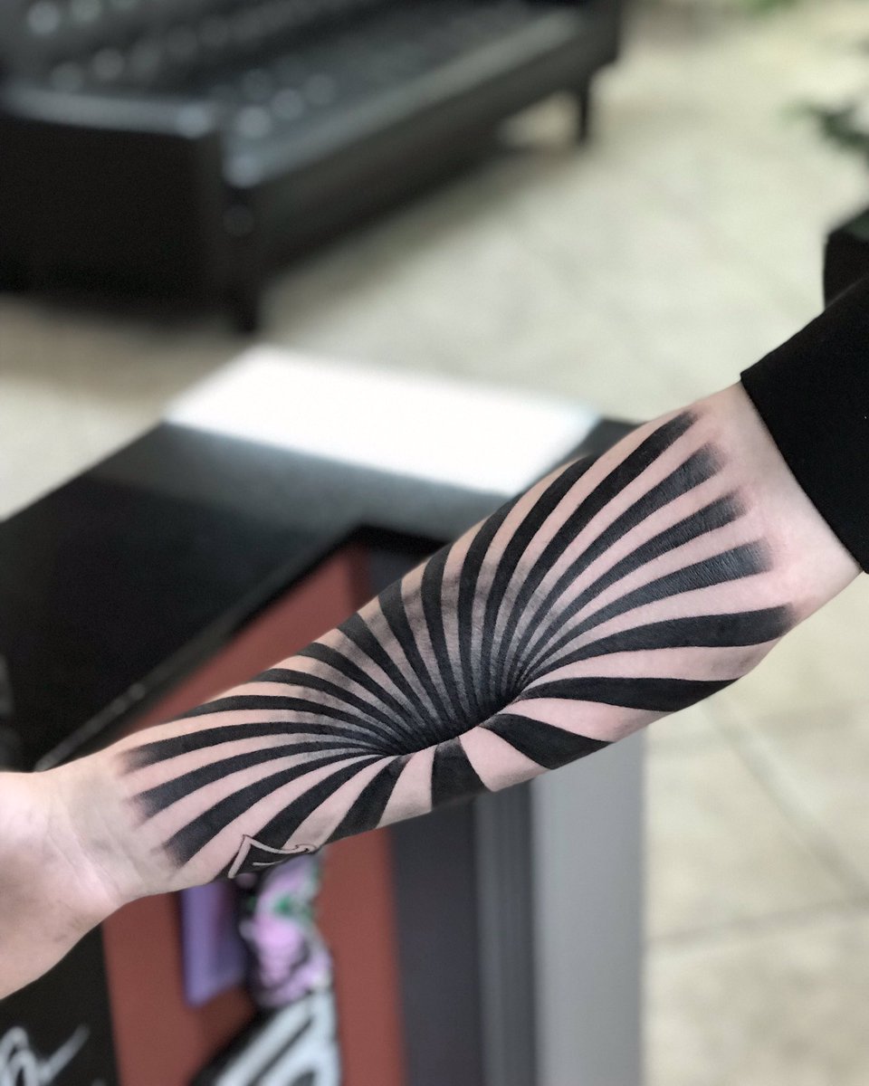 tattoobeez's tweet photo. Piece I made a while back 🙏🏻
#trippytattoo #trippy #crazy #blackandgreytattoo #aztattooer https://t.co/SpV5Lj6leQ