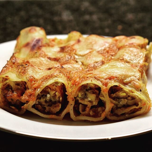 Tonight’s lamb, pumpkin and feta cannelloni was delicious!! Cannelloni is fantastic but it takes so long to make, which is why I don’t make it that often. Usually I’d make a spinach and ricotta one but wanted to try something different so opted for some … ift.tt/2WGccHX