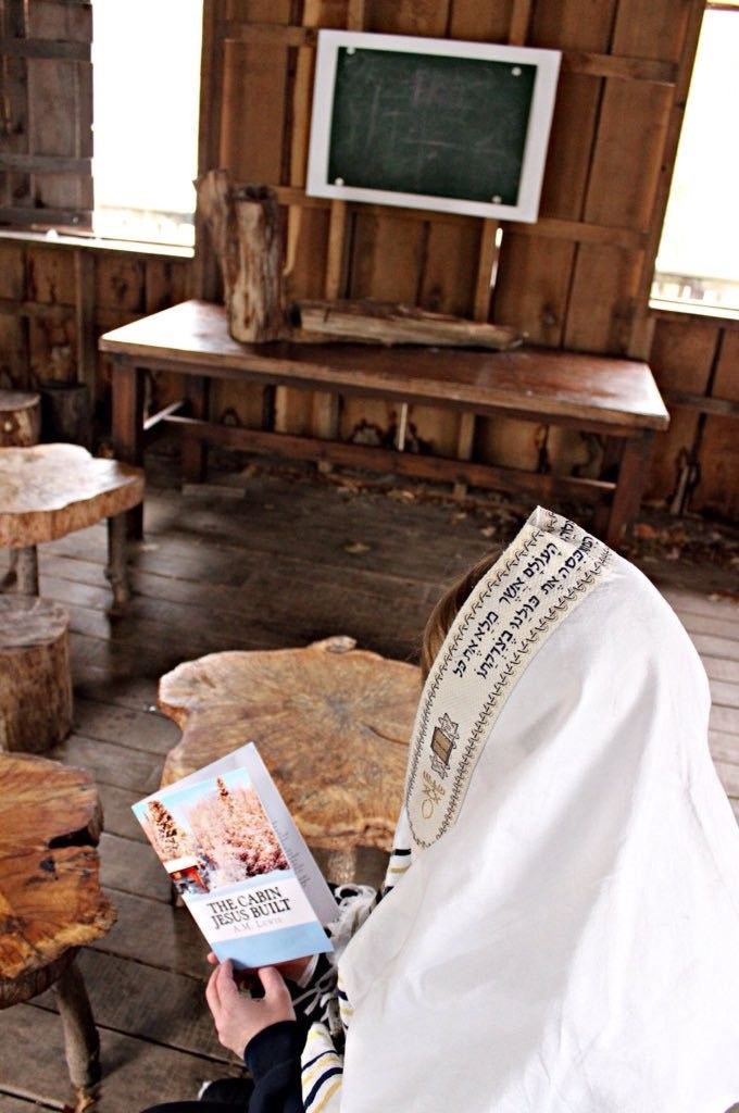2blondesmedia's tweet photo. “THE CABIN JESUS BUILT is inspirational, well written, developed and the characters were diverse and realistic. It also has a touch of unexpected magic, which I enjoyed tremendously”
#ShortStory that began the #FirstbornSeries #MessianicJudaism https://t.co/xXfsVeakPQ https://t.co/DfAgvwhTh8