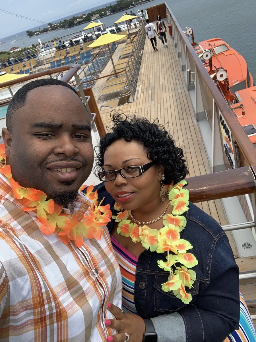 Coach_Joneal's tweet photo. Baecation with my beautiful fiancée #7daysOfFun https://t.co/kZpqlF3C2p