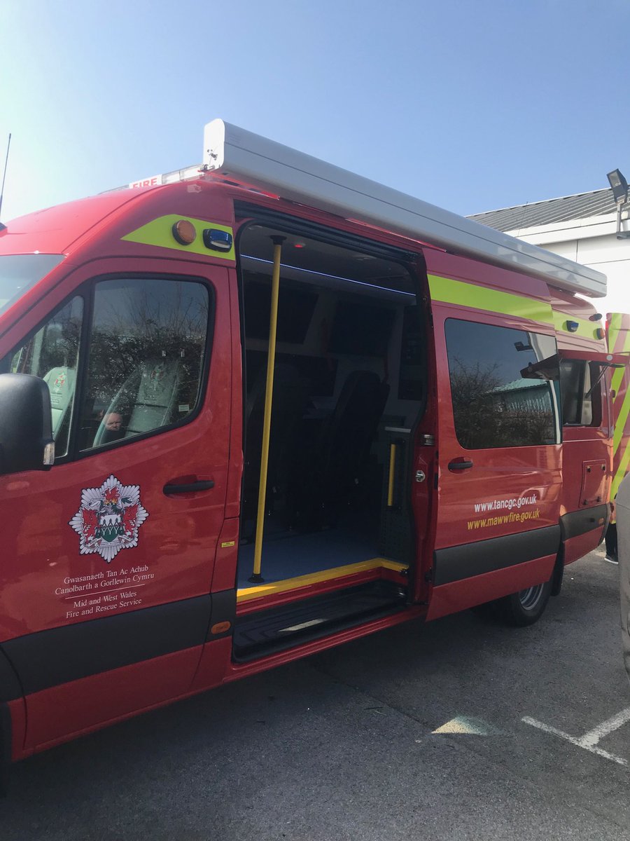 seanlloyd562's tweet photo. Great to visit excellerate today to see ⁦@CarmarthenFire⁩ new ICU going through final technology updates. Station staff, ICT and ORM all working together to ensure we get everything ready to go live #preparedness #carmscommand ⁦@MAWWORM1⁩ https://t.co/PqG4PY5Q4d
