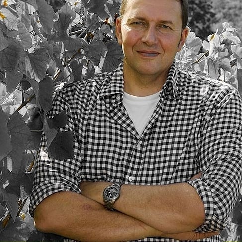 TowaFor's tweet photo. Amongst the 1200 #wine producers from 15 #European countries joining the #consumer-driven TOWA, #OlivierHumbrecht , President of @biodyvin, co-signed our letter to the @EuropeanCommiss for #transparency regarding #organicwine
#seralini #cicolella #georgopoulos #nopesticides #towa https://t.co/EYz5SnDvC9