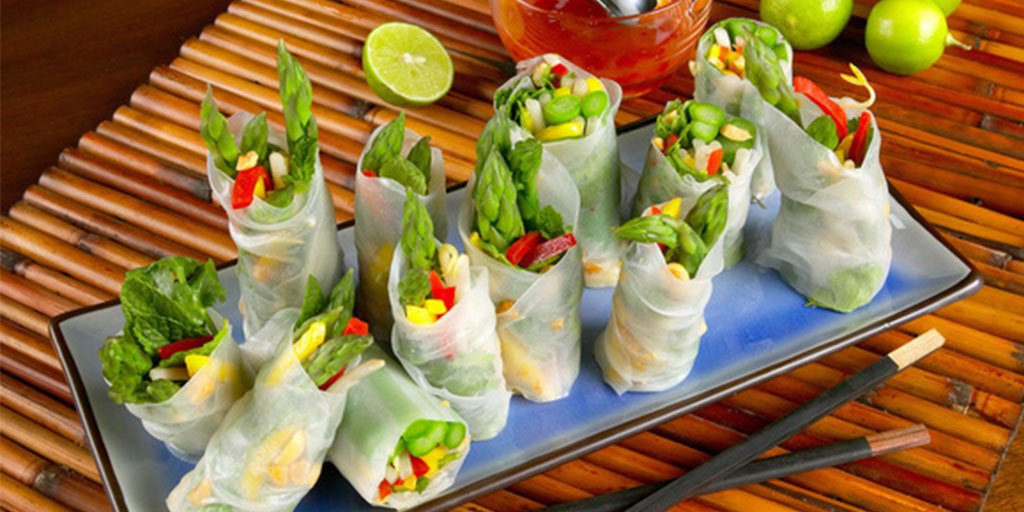 With a touch of sweet chili sauce, these California-inspired spring rolls will be an unforgettable addition to dinner. Click through for the full #recipe. 👉 bit.ly/2YxlK9Z