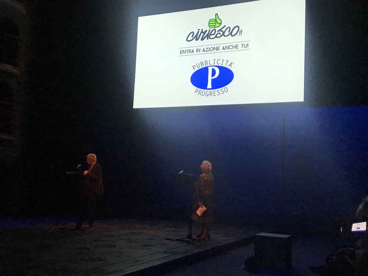 RicreaAcciaio's tweet photo. Al @Piccolo_Teatro di Milano @AlbertoContri ripercorre 20anni di campagne di successo di @pubbliprogresso e cita i Consorzi  @RicreaAcciaio @ConsorzioCIAL @Corepla_Riciclo soci sostenitori da 3 anni per la campagna #CIRIESCO https://t.co/c5y9lecyHG