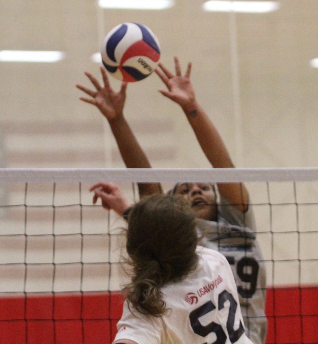 usavolleyball's tweet image. Congrats to @ColeMadelyn of @CreightonVB on her selection to the U.S. Collegiate National Team-Anaheim roster. #USAVcnt @ncaavolleyball

Details | go.usav.org/4119CNTA