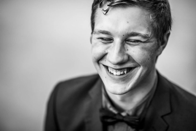 Please go and vote for our brother Darryll Harlan for SIU Greek God! #SIUC #Salukis 

surveymonkey.com/r/HD23BS5