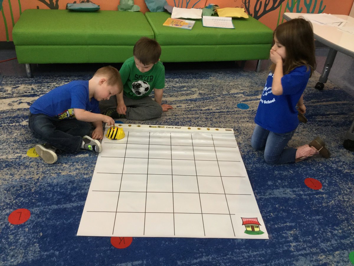 BullskinEle's tweet photo. Starting early, Kindergarten and 1st are coding with robots #beebots https://t.co/l6zHjQuhgI