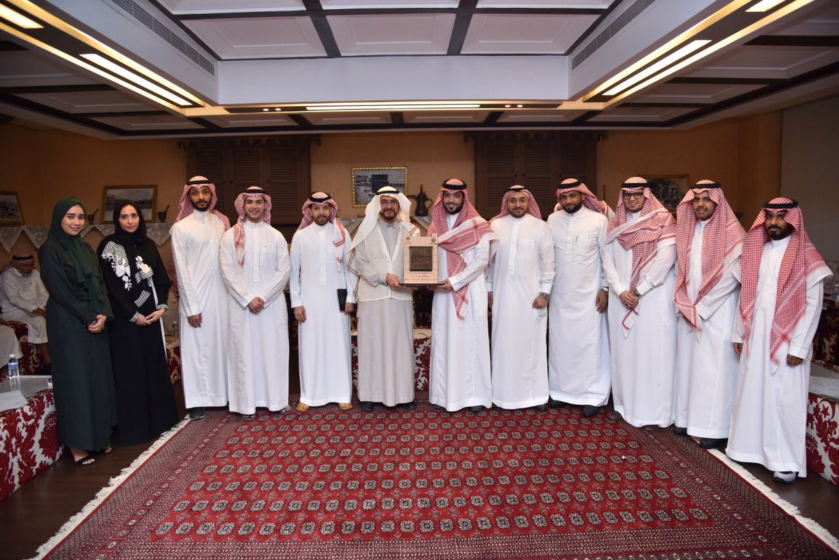 MakkahChamber's tweet photo. انطلق بـ #غرفة_مكة المكرمة لقاء مركاز رواد الأعمال مع عضو مجلس الشورى السابق مؤسس شركة مكيون د. مجدي حريري بحضور عدد من منسوبي الغرفة، ورواد ورائدات الأعمال. https://t.co/8O2CgFioNi
