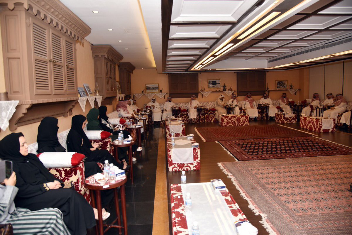 MakkahChamber's tweet photo. انطلق بـ #غرفة_مكة المكرمة لقاء مركاز رواد الأعمال مع عضو مجلس الشورى السابق مؤسس شركة مكيون د. مجدي حريري بحضور عدد من منسوبي الغرفة، ورواد ورائدات الأعمال. https://t.co/8O2CgFioNi