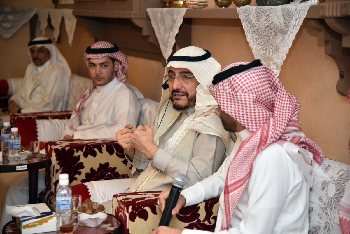 MakkahChamber's tweet photo. انطلق بـ #غرفة_مكة المكرمة لقاء مركاز رواد الأعمال مع عضو مجلس الشورى السابق مؤسس شركة مكيون د. مجدي حريري بحضور عدد من منسوبي الغرفة، ورواد ورائدات الأعمال. https://t.co/8O2CgFioNi