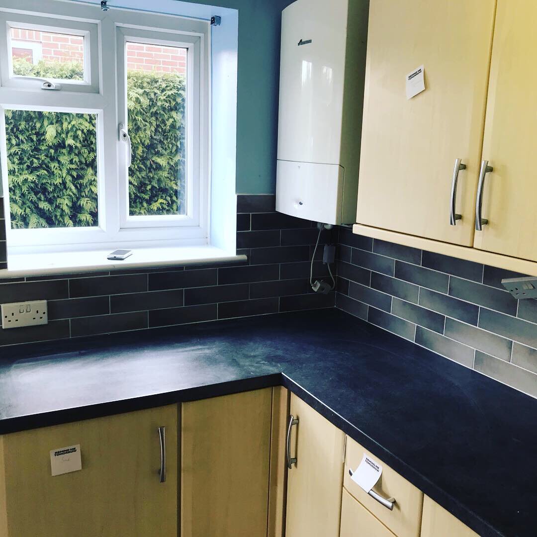 CMD_Ceramics's tweet photo. Project completion: Mickle Way, Oxford.
@ToppsTilesTrade Anya wall tiling to our clients @DreamDoors_Ox recent refurbishment.
#metrotiling #kitchen #oxford https://t.co/Dh4NimIN51
