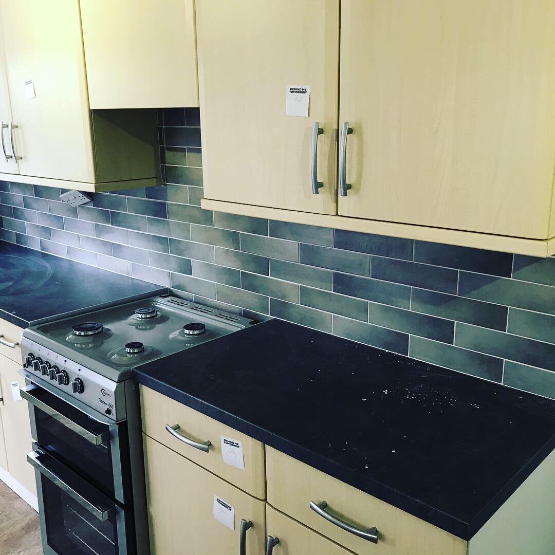 CMD_Ceramics's tweet photo. Project completion: Mickle Way, Oxford.
@ToppsTilesTrade Anya wall tiling to our clients @DreamDoors_Ox recent refurbishment.
#metrotiling #kitchen #oxford https://t.co/Dh4NimIN51