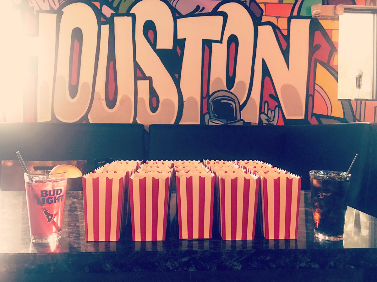 We’re gearing up for our first ever movie night TONIGHT at 8:30pm showing Step Brothers!  🎥 Come enjoy some free popcorn with any purchase and make yourself cozy🍿 It’s also steak night so grab a juicy steak and pint for just $20! 
•
•
#montrosehouston #foodie #drinksondrinks