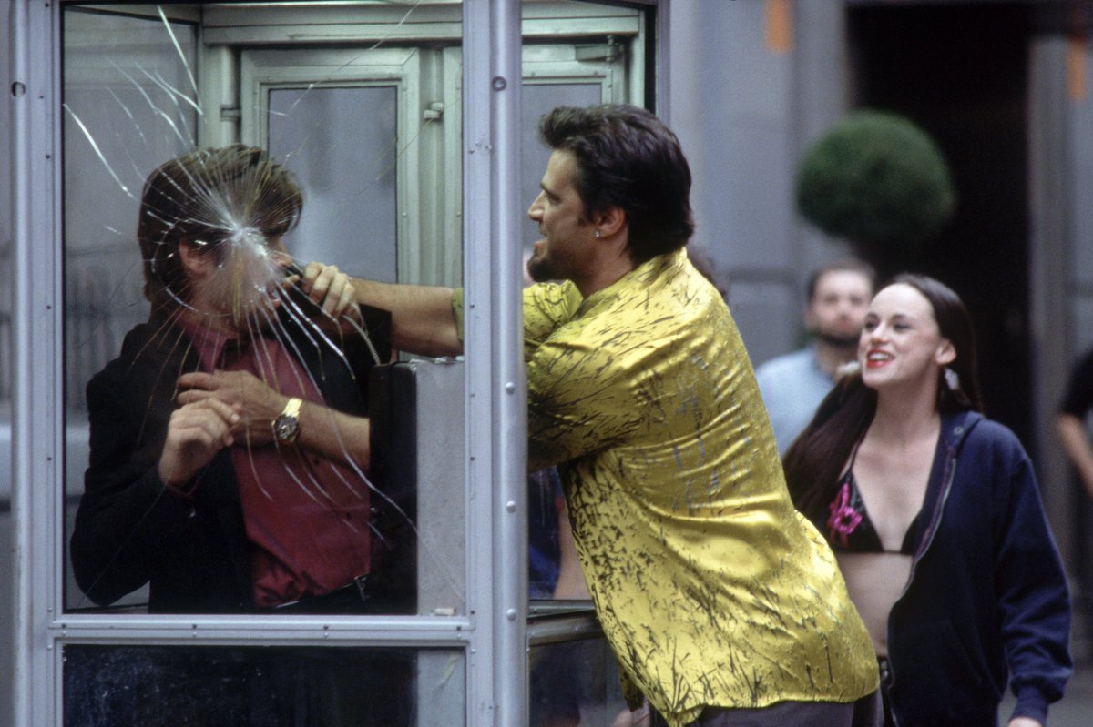TG4TV's tweet photo. Ionas nach mbeidh Dé Luain ródhona uilig, beidh scannán againn anocht le Colin Farrell ann. Phone Booth anocht 21.30 #TG4Films https://t.co/OacUVesq20