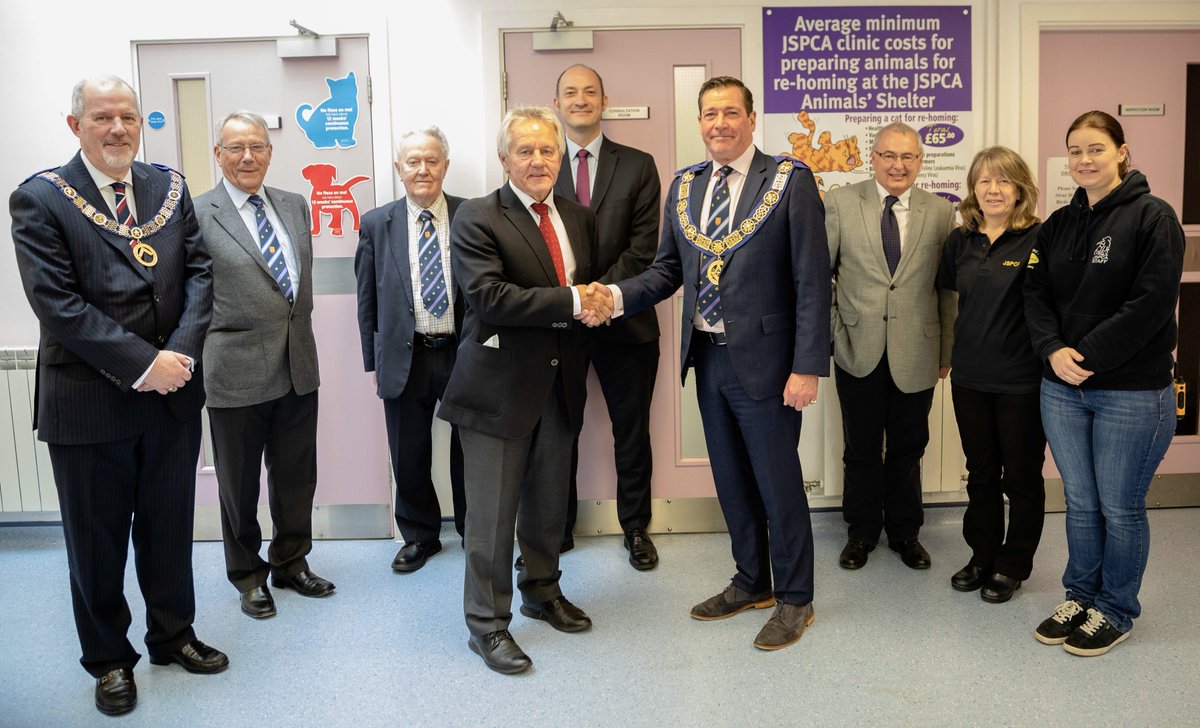 JerseyFreemason's tweet photo. The Provincial Grand Lodge of Jersey is delighted to announce that they will be donating £10,000 to the JSPCA. The shelter are planning on creating a special fund to help those in extreme hardship and may require extra support. https://t.co/p8P1ukhDZr