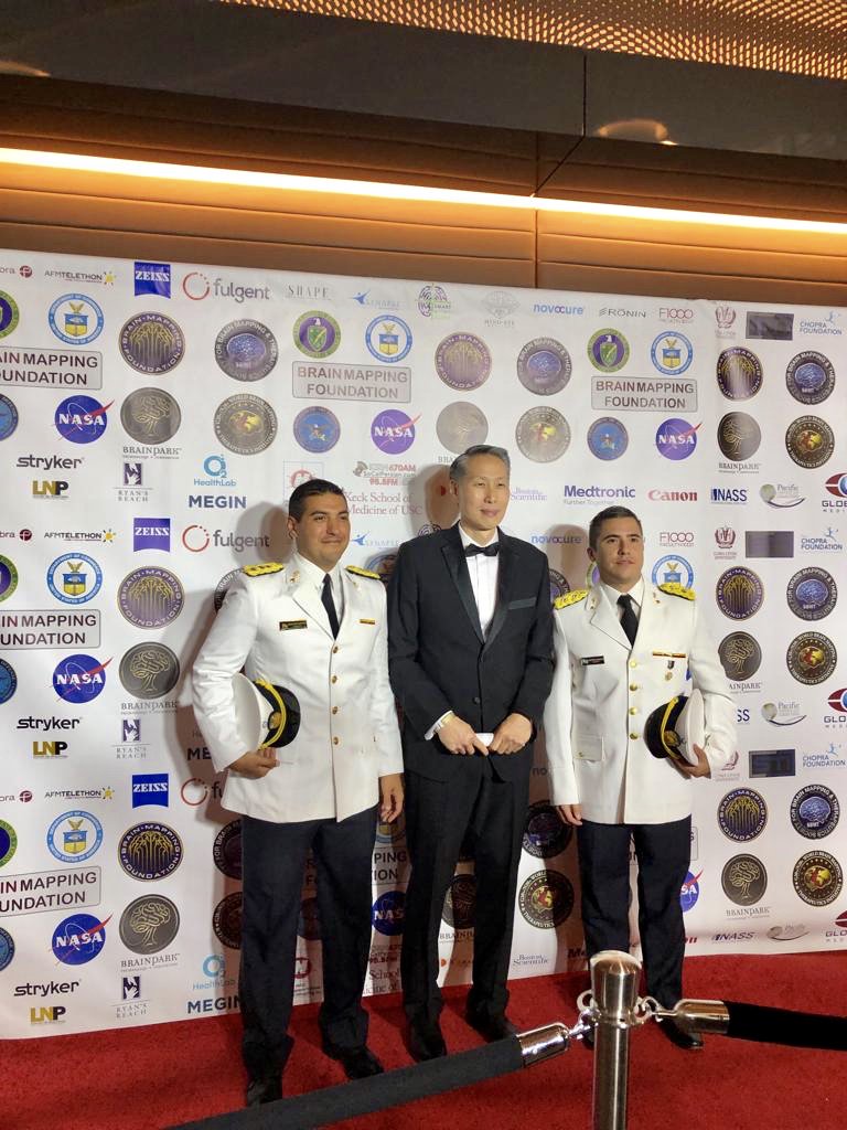 Ejercito_Arg's tweet photo. Oficiales médicos disertaron en el 16º Congreso Mundial para el Mapeo Cerebral y Terapéuticas en Columna Vertebral, organizado por la Society for Brain Mapping and Therapeutics y la #BrainMappingFoundation, en la ciudad de Los Ángeles, Estados Unidos
#EsteEsTuEjército https://t.co/tq3qdWlPbt