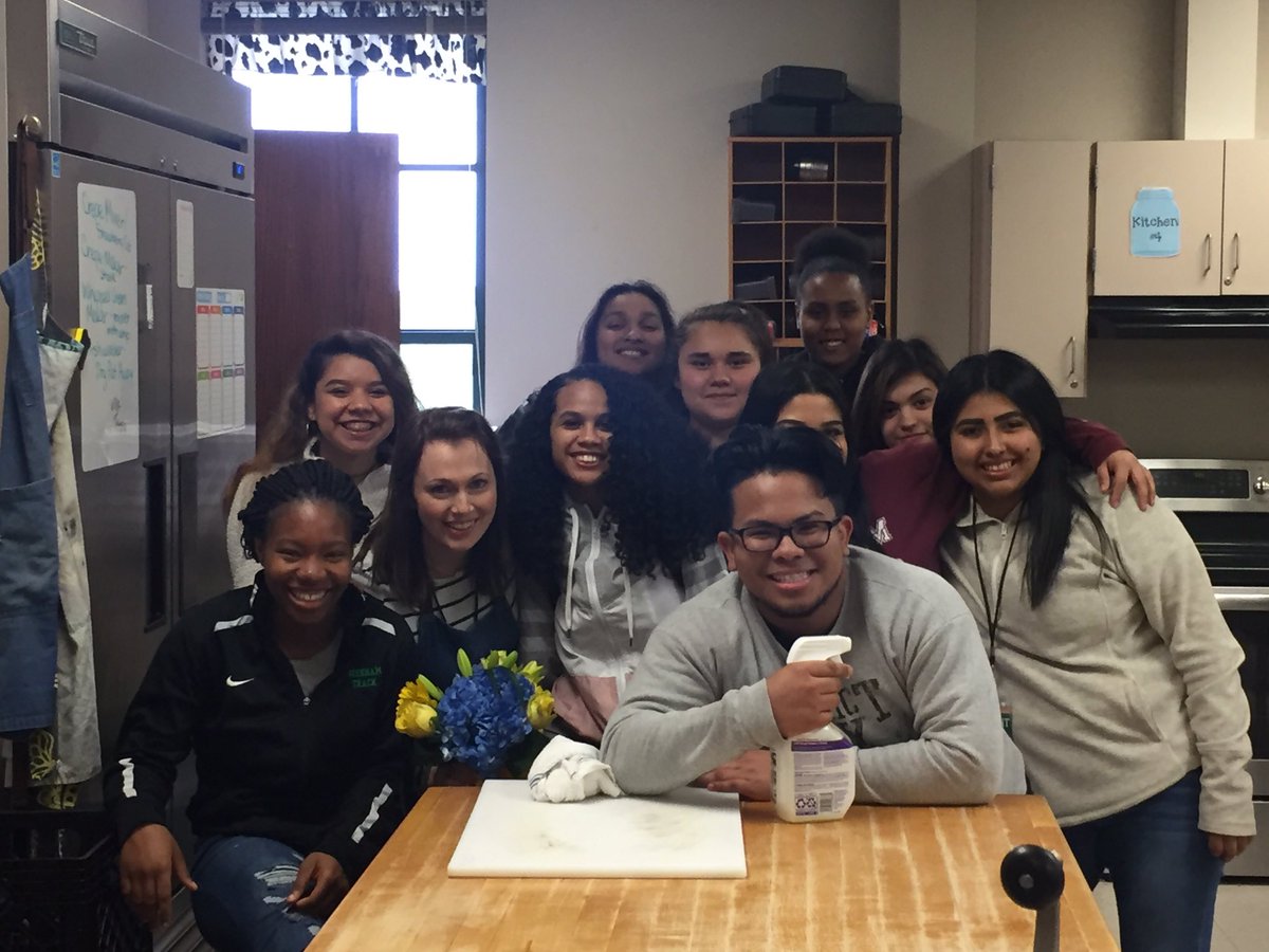 BrenhamHS's tweet photo. Congratulations to this year’s BHS Teacher of the Year (Mrs. Cmajdalka) @BrenhamHS @BrenhamISD #BHSWhereEveryoneMatters https://t.co/Gl6TTL8KYC