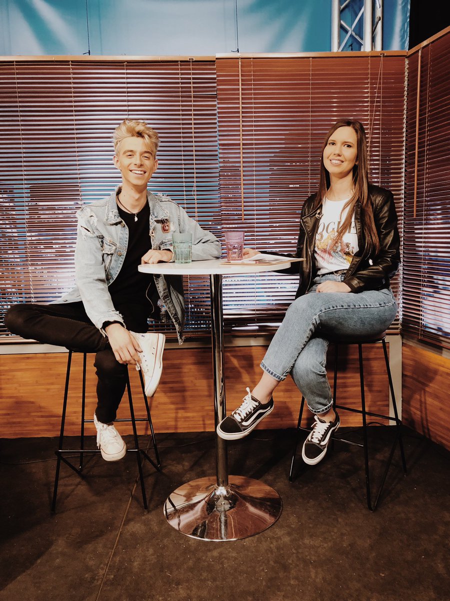 Reclutados's tweet photo. Hoy de promoción de #YaNoHayCalma con @DavidParejoSing https://t.co/Gu6W5lT4mv