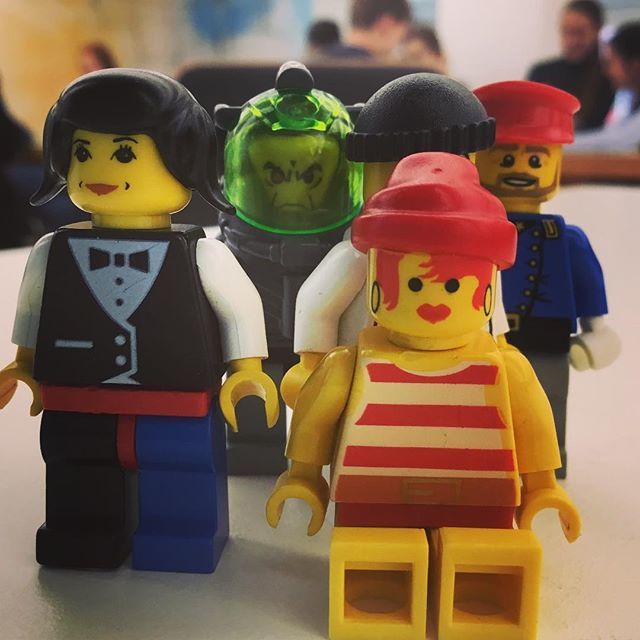 „Tell your story!“ | 25 Jugendliche finden sich aufgeregt im Haus der Heimat BW mitten im Stuttgarter Westen ein. Sie sind im russischen Samara gestartet und wollen nach ihrer langen Reise Stuttgart entdecken. Unsere Frage: Wie können wir eine solche Rei… ift.tt/2U9fVkl