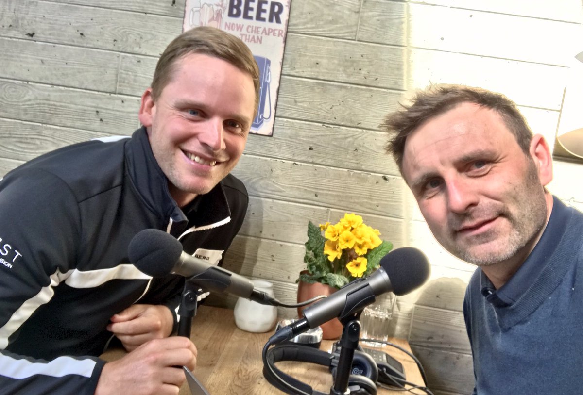 Har været på værtshus med Morten Ørum i dag. Vi nøjedes med danskvand og cola og så en god snak om sejre, nederlag og <a href="/LBjerregaard/">Lucas Bjerregaard</a> imponerende weekend. 🎧 i Soundcloud eller her itunes.apple.com/dk/podcast/chi… #ChipIn