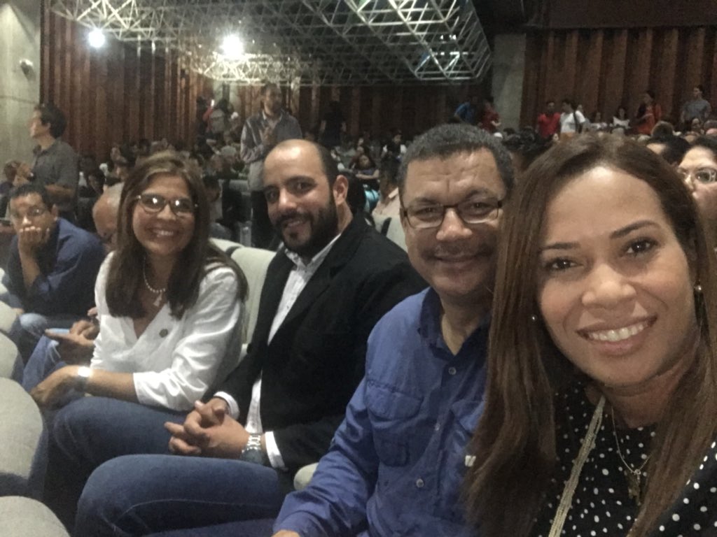 #1Abr  El Frente Amplio Venezuela Libre, fue creado para buscar el rescate del orden constitucional y la democracia del país. #Venezuela
#VenezuelaLibre  #UnAñoDeLucha