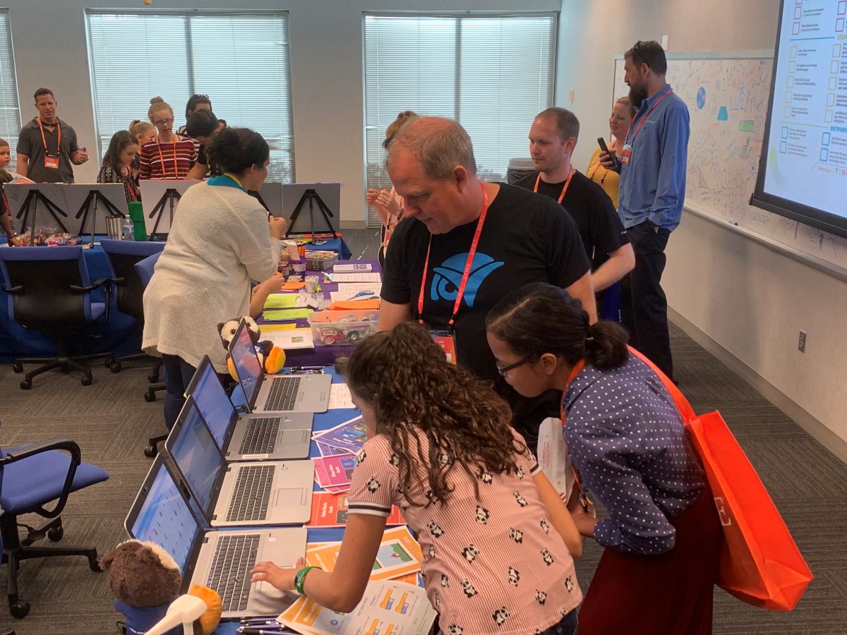 ConnectWise's tweet photo. Over the weekend we volunteered at #KforceSTEM Fair for kids grades K-8. We had such a great time inspiring children (and adults)! Thank you for hosting such a great event, @Kforce. https://t.co/YUGDLZmXqy
