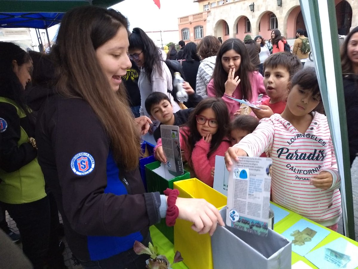 CienciasULS's tweet photo. #LaSerena Celebración @HraPlanetaChile #HoraDelPlanetaRCoquimbo org en parte por estudiantes de Ing Civil Ambiental @userena
@cecades @MinEnergia @min_ciencia @MMAChile @BiblioGMistral @la_serena_chile @municoquimbo @conaf_minagri @cerrotololo @cienciaceaza @AURADC @latribusomos https://t.co/rAYANSjnkV