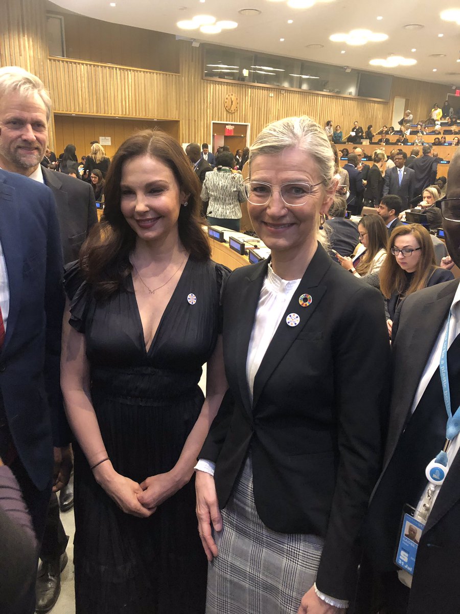 Ulla_Tornaes's tweet photo. We live in a world where some people believe that young girls are too young for sexuality education but old enough to get married. This is absurd. For this reason I have decided to allocate 2.3 mil. USD to @UNFPA for its out of school-project in West Africa #dkaid #dkpol #CPD2019 https://t.co/Y5Mm0v2MMf