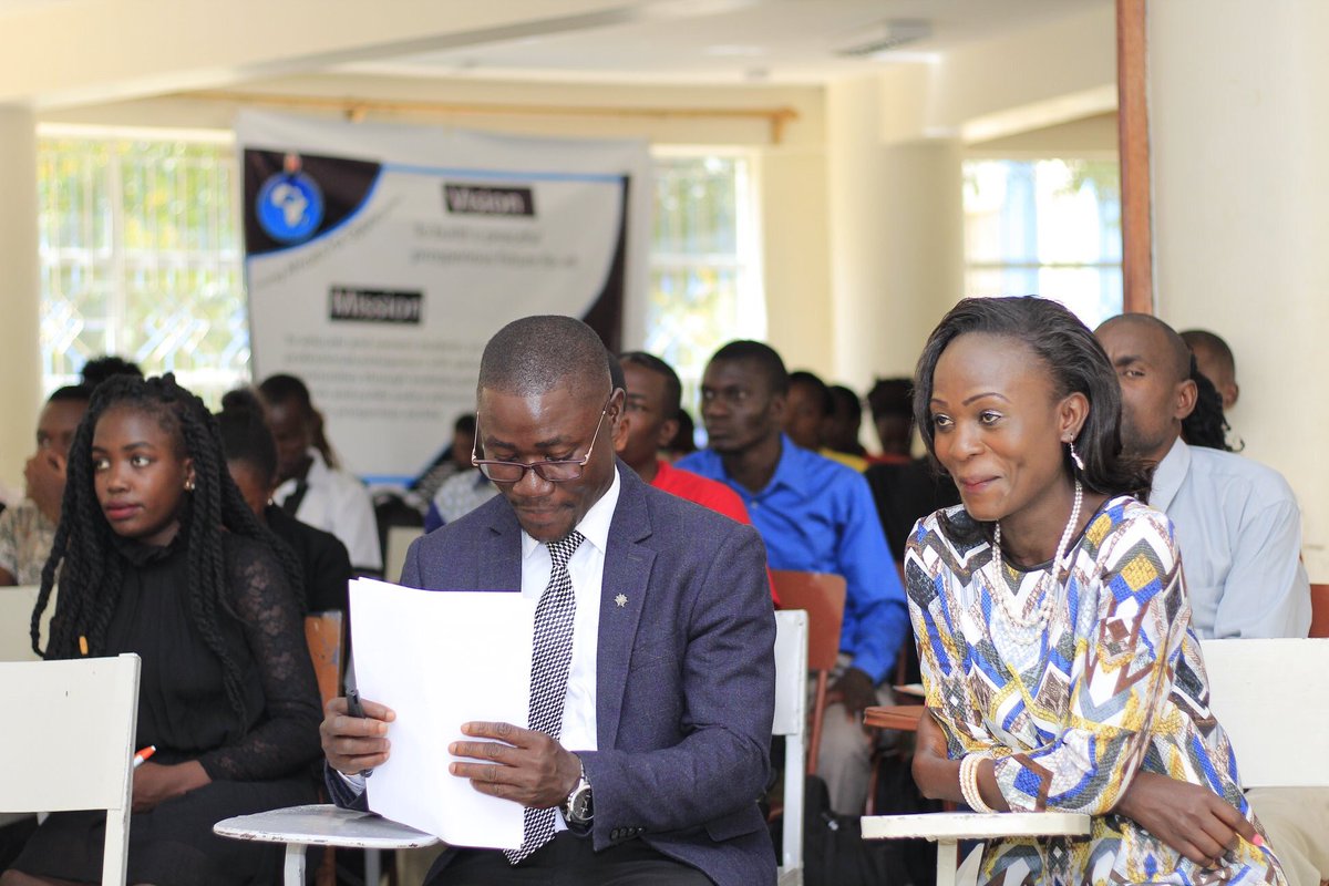 YAFOweb's tweet photo. Let’s #BridgeTheDivide #BridgeAfrica. The amazing part was that the event was blessed to have audience from
#Kenya, #Uganda, #Tanzania, #Rwanda, #SouthSudan , #Nigeria #Ghana and #DrCongo. #KenyattaUniversity. Belinder Odek, Kudos!
#FreeIntelligentConversation #WeAreYAFO https://t.co/xcXSEnP3h5