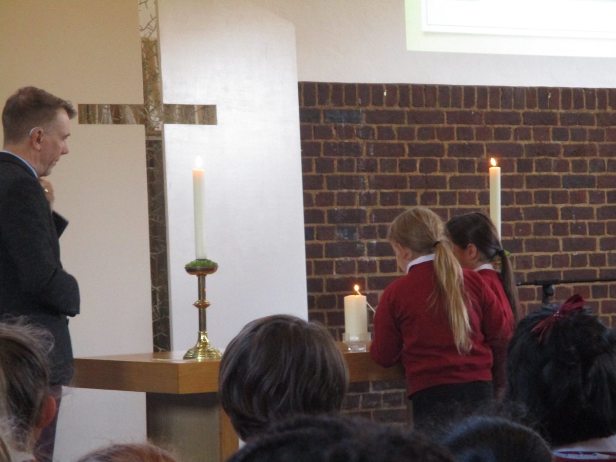 SouthCamPrimary's tweet photo. A few pictures from our amazing Easter service @StMarysCamb this morning with some of our @Year6SouthCamPr pupils reading their original Easter &amp; Spring based poetry! ⛪️✍️ https://t.co/kPRAhetwcu