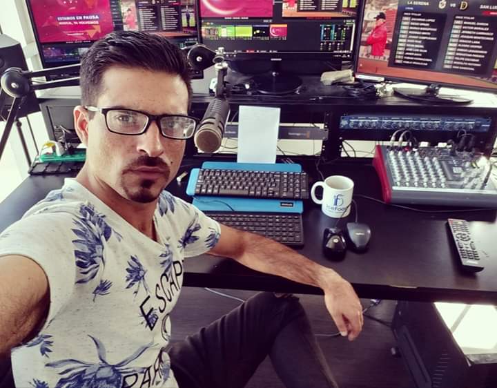 erojasy's tweet photo. Hoy #tarotalacarta con Gloria Valdivia en #programaconfidencias, tus preguntas al +56961696073 en la fanpage "Miradiols". Te esperamos junto a Gilena Plaza y Francisco Davagnino desde las 21 horas por la red de radios "Mi Radio" y también en https://t.co/2Bi4RSOizw https://t.co/Ivg7yhUdoJ