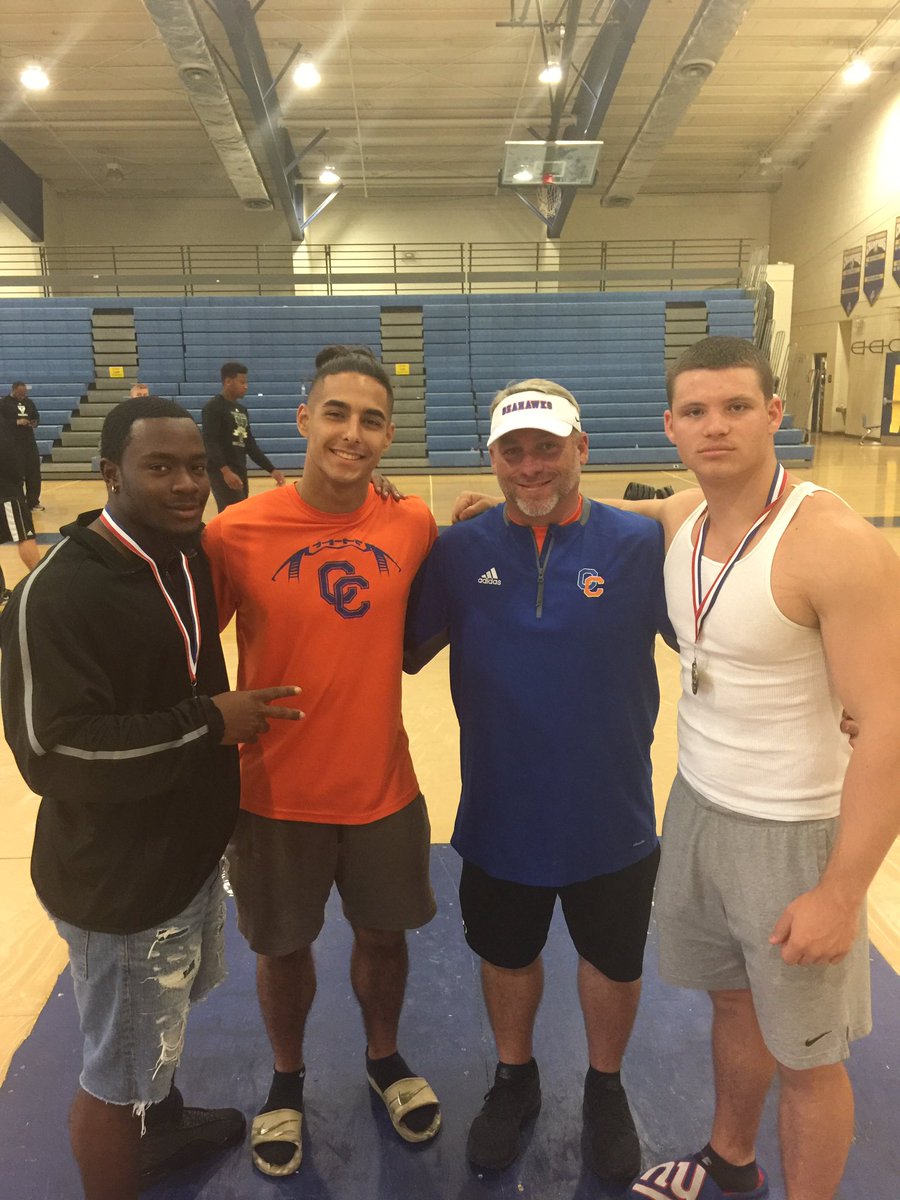 Cape_Hawk_FTBL's tweet photo. Congratulations to Adrien Canty and Keegan Cage for winning class 2A regionals in the 183 and 219 of class!!! @keegancage #GoSeahawks #UnityOverPreference #backtobacktobackcountychamps https://t.co/UZO1HqtRUP