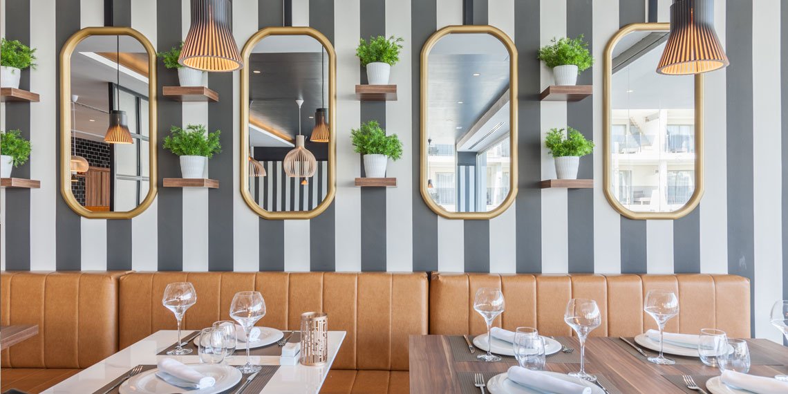 osaba_ilumina's tweet photo. ¿Ya estás planeando las vacaciones de #SemanaSanta? 😉 El @ZafiroHotels Palmanova es un espacio de cercanía y tranquilidad, con un #interiorismo e #iluminación muy personal 👉 https://t.co/7K6QPe8UiD ¿Qué te parece este #proyectochulo de #lightingdesign? 💡🎨 #lighting #design https://t.co/JED3TcBKVP