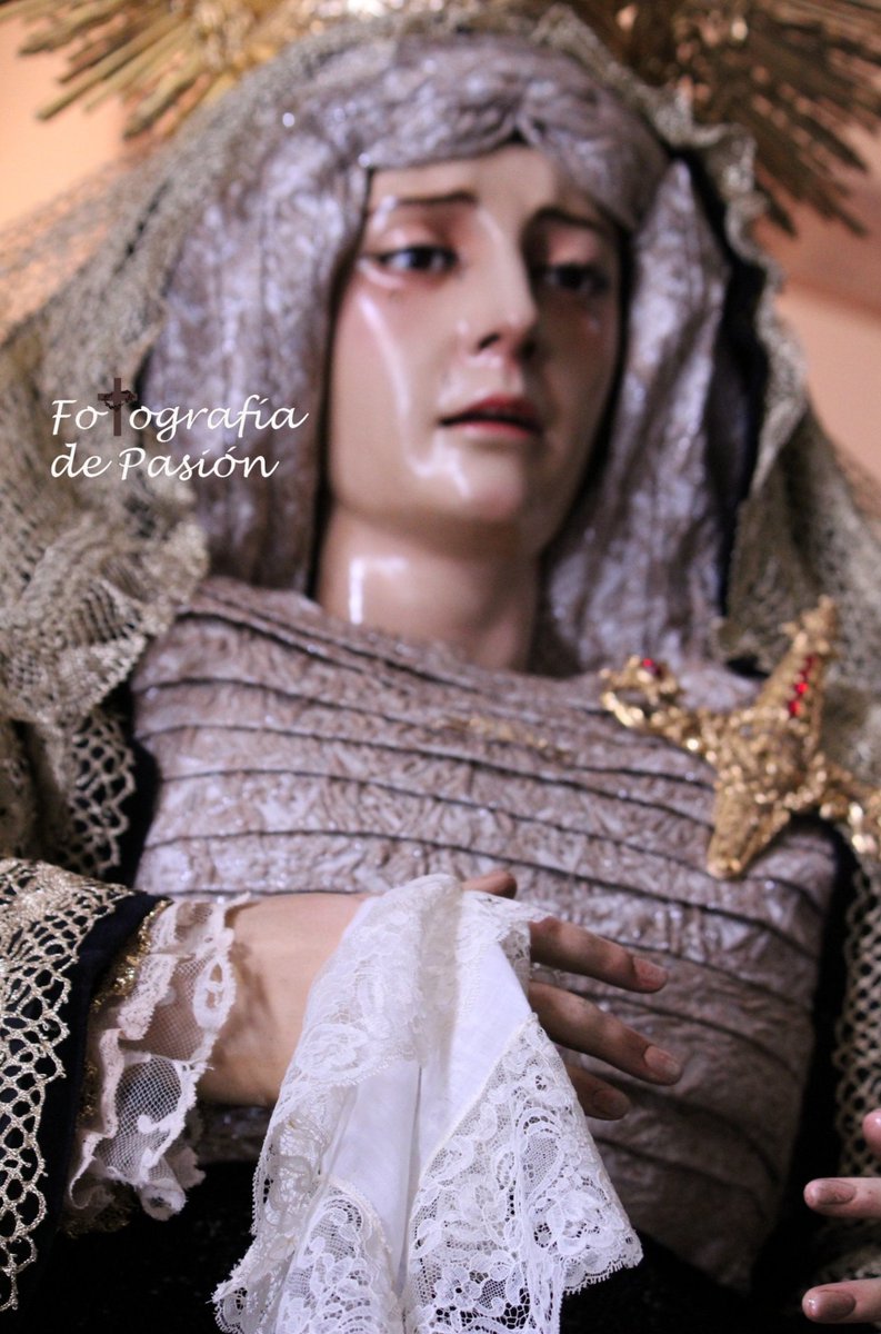 fotografiadepa1's tweet photo. María Santísima de la Soledad en el besamanos en su honor que tuvo lugar el 31-3-2019
Hermandad de la Soledad, Ronda.
Reportaje completo en instagram. 
#ssronda
#soledadronda
@HSoledadRonda
https://t.co/3meloFgBss https://t.co/x93hISXQdh