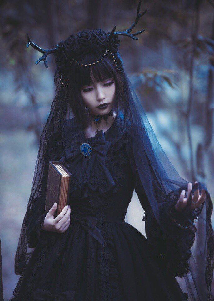 _acatinblack's tweet photo. βββ - https://t.co/Nz6aHleijt
#gothlolita #gothbeauty #gothloli #witchesofinstagram #witchstyle #gothgirl #gothsofig #wiccangirl #wiccanaesthetic #witchaesthetic #gothaesthetic #cutegoth #gothmodel #alternativebeauty #blackclothing #gothgoth #acatinblack https://t.co/dcCifausG2