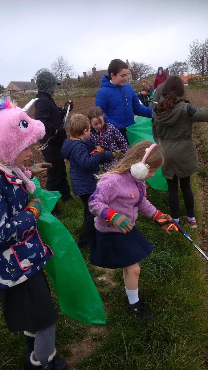 ELC Countryside Rangers (@elcrangers) on Twitter photo Well done to the whole of <a href="/Athelstaneford4/">Athelstaneford PS</a> who all helped with a community #litter pick today organised by their Eco School Group. #wildabouteastlothian #eastlothianrangerservice #eastlothian Well done to the whole of <a href="/Athelstaneford4/">Athelstaneford PS</a> who all helped with a community #litter pick today organised by their Eco School Group. #wildabouteastlothian #eastlothianrangerservice #eastlothian