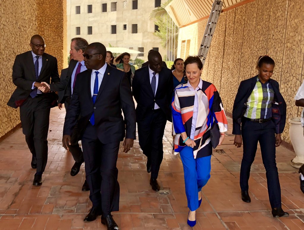 RoyalSegolene's tweet photo. Conférence à l’@EnaSenegal sur le rôle du continent africain dans le combat climatique avc le ministre de l’environnement puis réunion de travail sur la restitution des biens culturels avc le ministre de la culture et les musées à l’invitation de l’ambassadeur
@FranceoSenegal https://t.co/UmLMLO9ekB